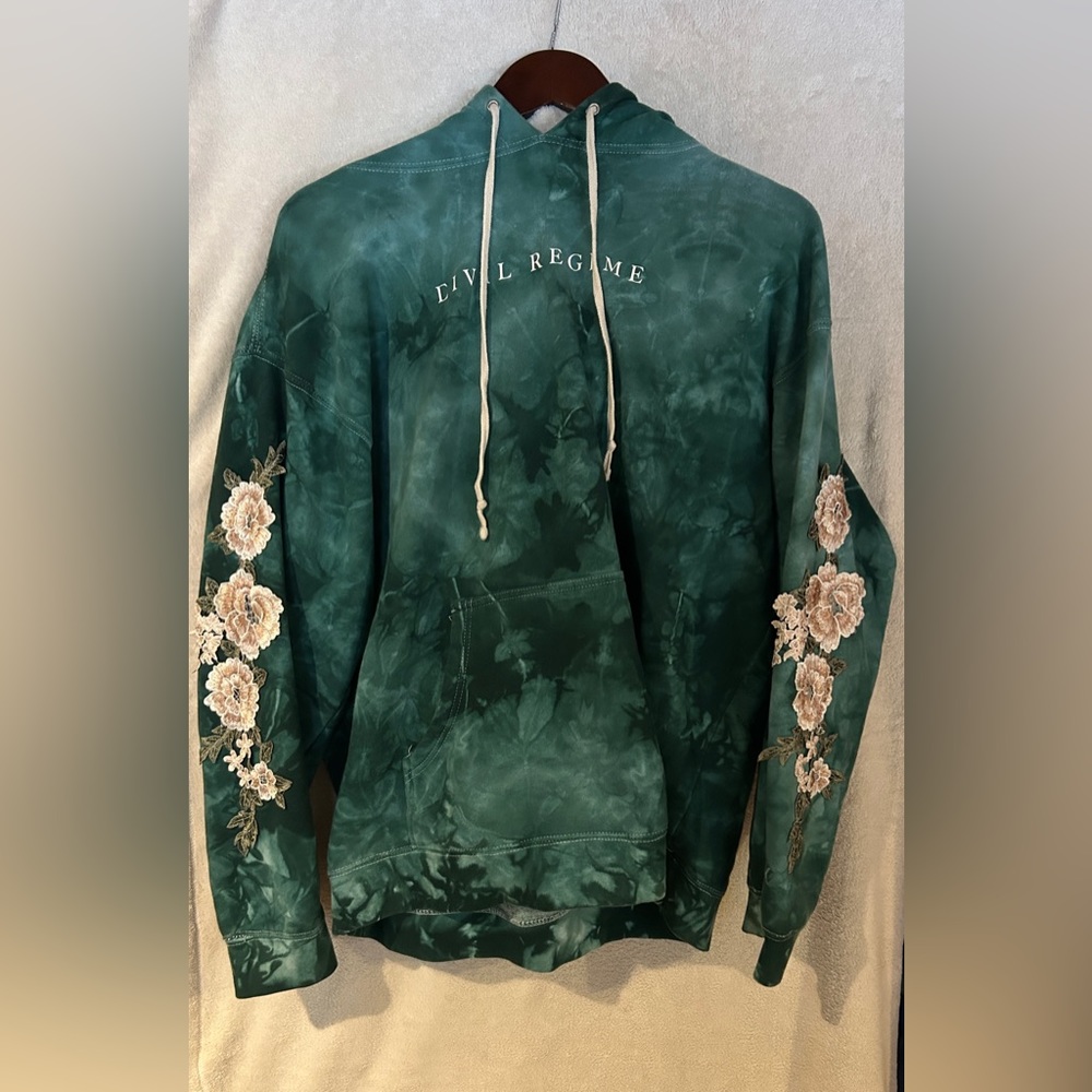 Civil Regime Blanco Roses in Aqua Marble